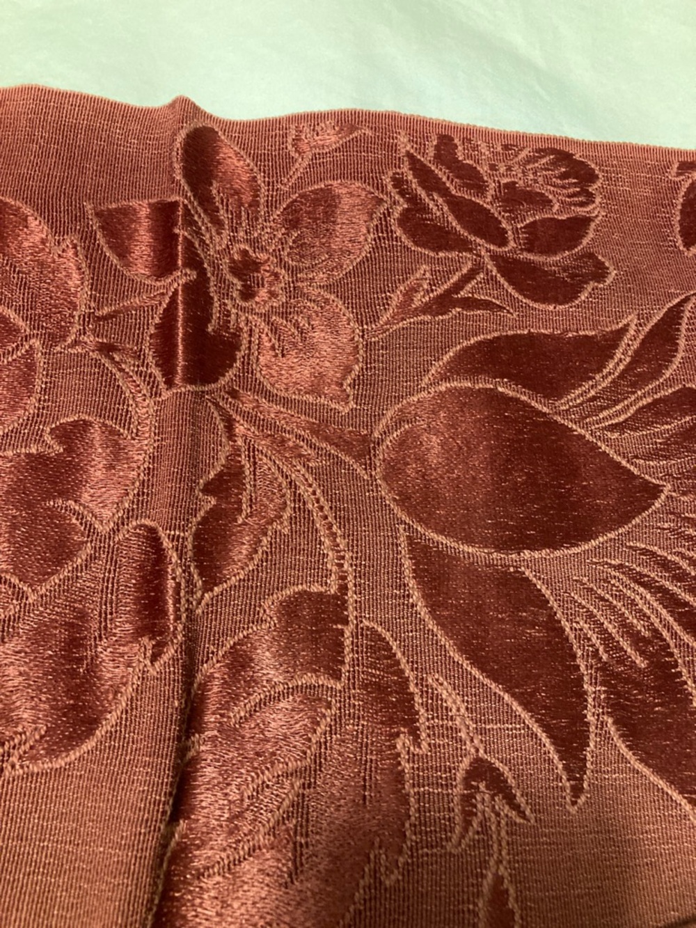 Fabulous 1930s velvet rayon fabric remnant - Picture 8 of 12